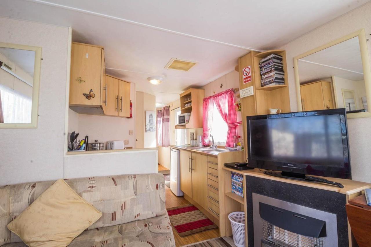 Great 8 Berth Caravan For Hire At Southview Holiday Park In Skegness Ref 33025E Exteriör bild